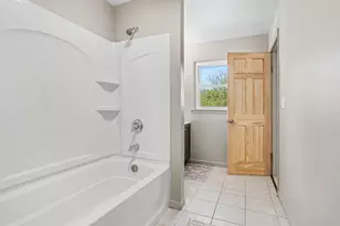 143 Kelwood Ln, Battle Creek, MI 49015 - Photo 12