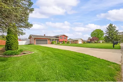 821 E Park Drive, Niles, MI 49120 - Photo 2