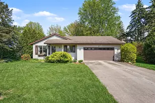 917 Ottawa Ave, Holland, MI 49423 - Photo 1