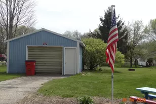 538 E 82nd St, Newaygo, MI 49337 - Photo 2