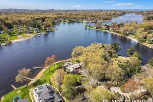 4069 Forest Point Dr, Norton Shores, MI 49441 - Photo 4