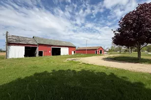 91402 Celery Center Rd, Decatur, MI 49045 - Photo 2