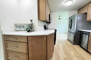 2432 Bond St, Niles, MI 49120 - Photo 2