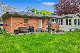 2088 Crestline Cir, Burton, MI 48509 - Photo 6