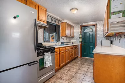130 S Benton Street, Bellevue, MI 49021 - Photo 4