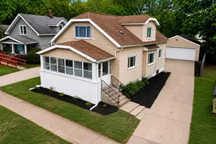 819 Harding St NW, Grand Rapids, MI 49544 - Photo 1
