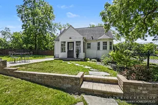 2101 Boston St SE, Grand Rapids, MI 49506 - Photo 1