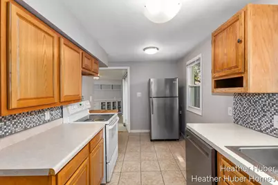 914 Foster Court NE, Grand Rapids, MI 49505 - Photo 8
