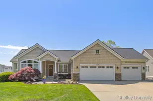 1119 Mid Bluff Dr, Zeeland, MI 49464 - Photo 2