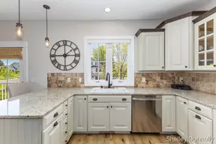 1119 Mid Bluff Dr, Zeeland, MI 49464 - Photo 10