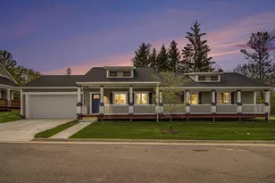 6 Maple Vlg Ct, Ann Arbor, MI 48103 - Photo 2