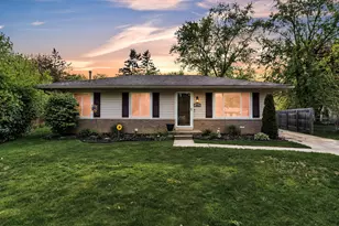 386 Charter House Ct, Canton, MI 48188 - Photo 2