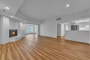 2115 Nature Cove Ct, Ann Arbor, MI 48104 - Photo 4