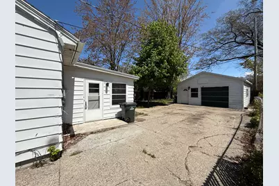 1060 Green Street, Muskegon, MI 49442 - Photo 32