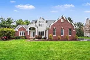 7629 Setters Pointe Dr, Brighton, MI 48116 - Photo 2