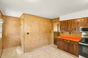 2561 Parkside Dr, Jackson, MI 49203 - Photo 12