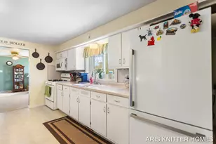 2756 Beeline Rd, Holland, MI 49424 - Photo 14