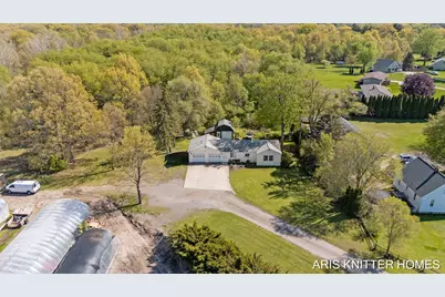 2756 Beeline Road, Holland, MI 49424 - Photo 32