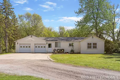 2756 Beeline Road, Holland, MI 49424 - Photo 2