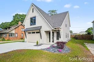 581 S Shore Dr, Holland, MI 49423 - Photo 4