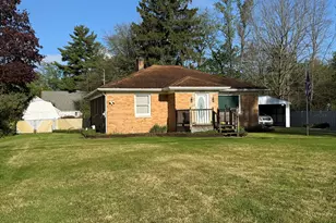 829 Dwillard Dr, Kalamazoo, MI 49048 - Photo 1