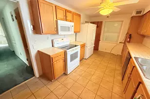 829 Dwillard Dr, Kalamazoo, MI 49048 - Photo 10