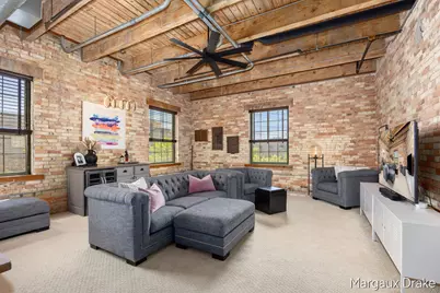 940 Monroe Avenue NW #552, Grand Rapids, MI 49503 - Photo 2