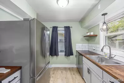 1704 Kentfield Street SW, Wyoming, MI 49519 - Photo 12