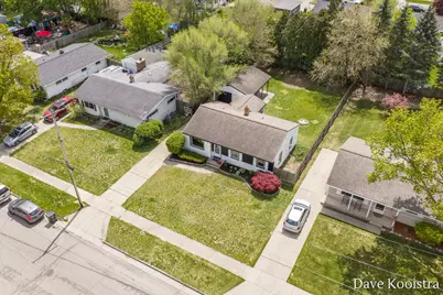 1704 Kentfield Street SW, Wyoming, MI 49519 - Photo 34