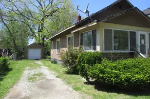 1010 Lavette Ave, Benton Harbor, MI 49022 - Photo 2