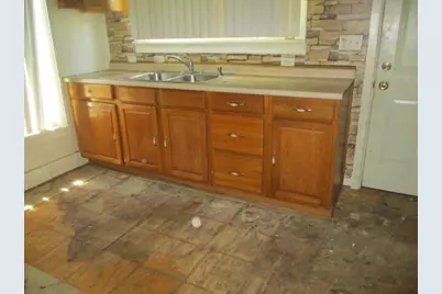 1010 Lavette Avenue, Benton Harbor, MI 49022 - Photo 16