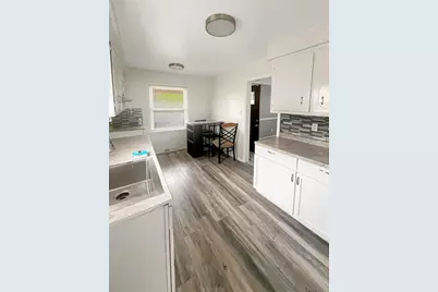 21120 Beechwood Avenue, Eastpointe, MI 48021 - Photo 8
