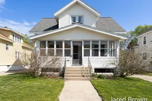 1039 Pennoyer Ave, Grand Haven, MI 49417 - Photo 1