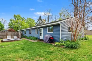 224 Charles St, Otsego, MI 49078 - Photo 2