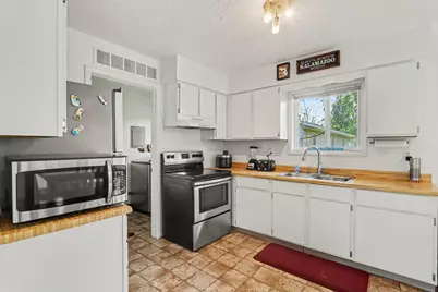 224 Charles Street, Otsego, MI 49078 - Photo 6
