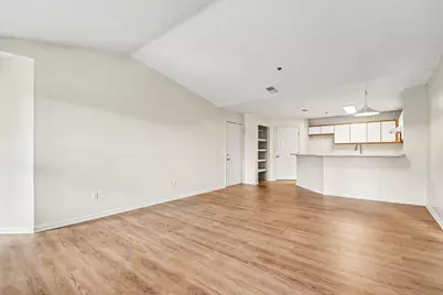 3101 Poplar Creek Drive SE #302, Grand Rapids, MI 49512 - Photo 4