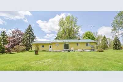 305 Ridge Road, Quincy, MI 49082 - Photo 2