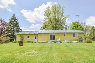 305 Ridge Rd, Quincy, MI 49082 - Photo 2