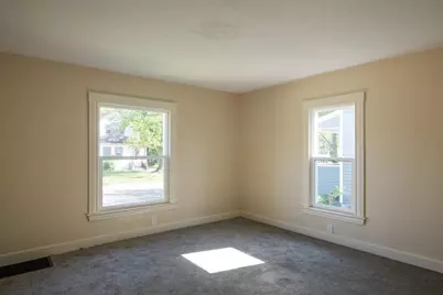 112 E Clay Street, Kalamazoo, MI 49007 - Photo 2