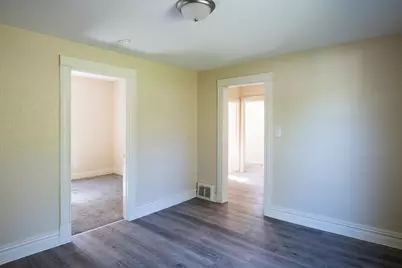 112 E Clay Street, Kalamazoo, MI 49007 - Photo 4