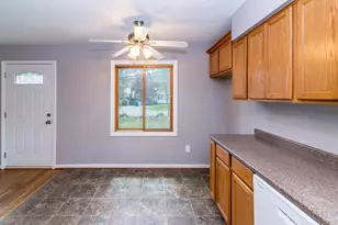 9190 Chaumont Dr, Commerce Township, MI 48382 - Photo 18