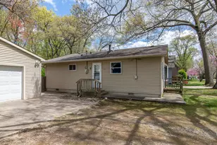9190 Chaumont Dr, Commerce Township, MI 48382 - Photo 4