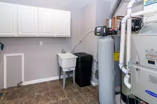 9190 Chaumont Dr, Commerce Township, MI 48382 - Photo 20