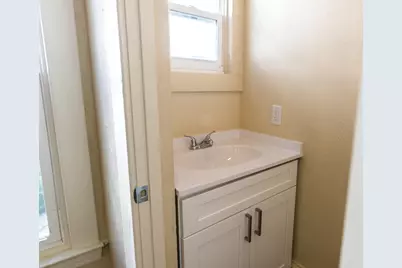 116 E Clay Street, Kalamazoo, MI 49007 - Photo 8
