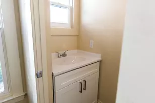116 E Clay St, Kalamazoo, MI 49007 - Photo 8