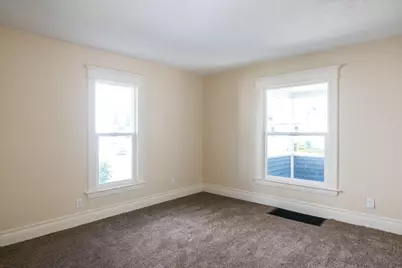 116 E Clay Street, Kalamazoo, MI 49007 - Photo 6