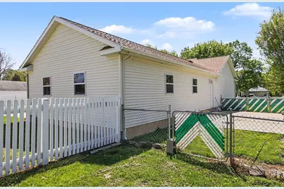 8223 Calvin Road, Battle Creek, MI 49017 - Photo 14