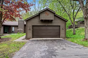 2429 Highpointe Dr, Kalamazoo, MI 49008 - Photo 2