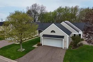 910 Cherrywood Cir, Portland, MI 48875 - Photo 38