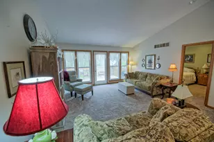 910 Cherrywood Cir, Portland, MI 48875 - Photo 4